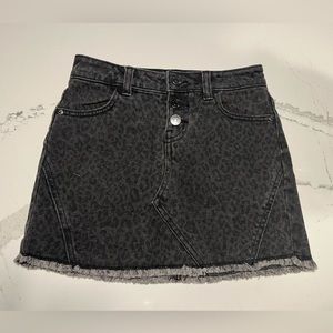 Justice animal print charcoal color skirt, shorts attached Girls Size 8